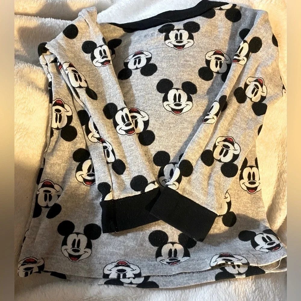 EUC Disney Mickey Mouse Long Sleeve Graphic Tee, T-shirt, Sz 18M, Novelty​